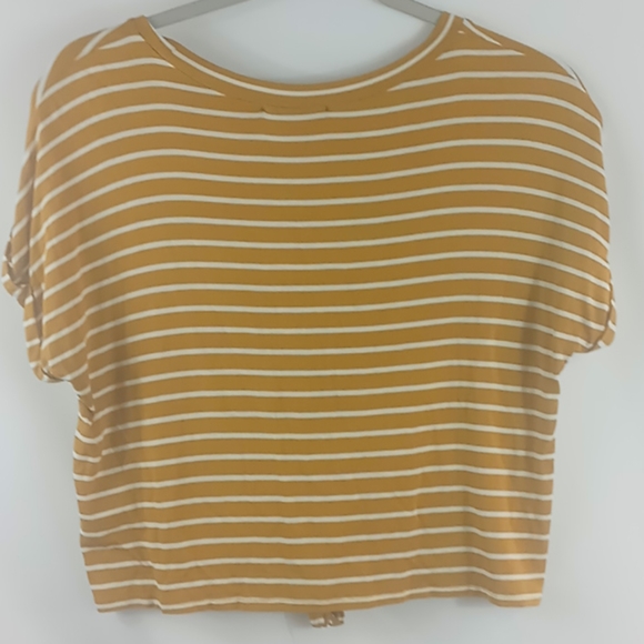 Womens cropped top size medium - Picture 2 of 2